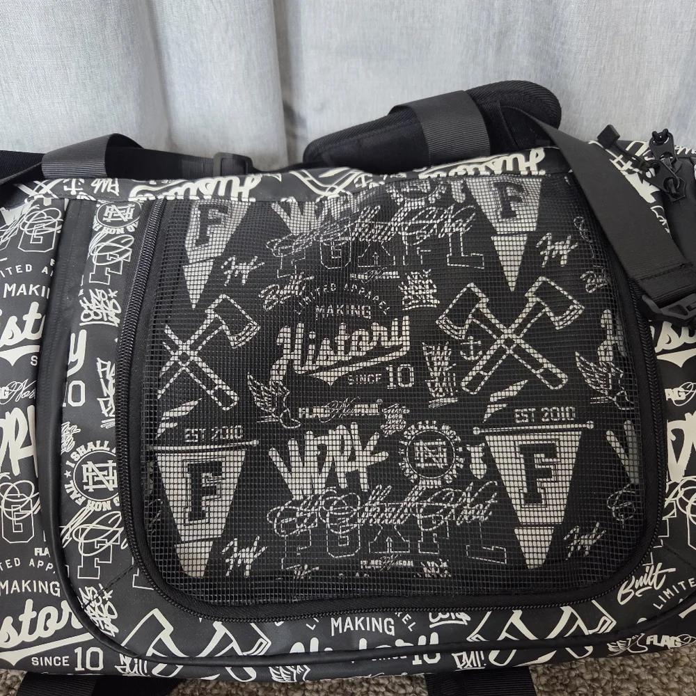 Flag Nor Fail Heavy Duty Travel Duffle Bag Black And White All Over Print EUC - Picture 12 of 15